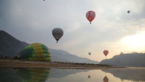पोखरामा अन्तर्राष्ट्रिय बेलुन महोत्सवको रमझम (फोटो फिचर)