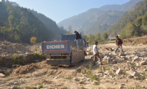 बाढीको वितण्डापछि जुर्मुराउँदै बेथानचोकका किसान