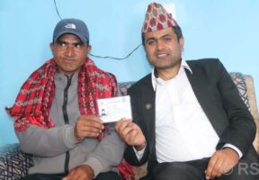 बुबाआमा टुङ्गो नभएका इन्द्रबहादुरलाई ३६ वर्षमा नागरिकता