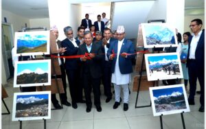 अठारौँ गणतन्त्र दिवस राससमा हिमालका तस्बिर