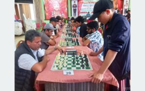 बुद्धिचाल प्रतियोगिताः आठ वर्षका बालकदेखि ६८ वर्षीय नागरिकसम्म भिड्दै