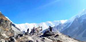 साहसिक यात्राका लागि कञ्चनजङ्गा हिमाल पर्यटकको रोजाइमा