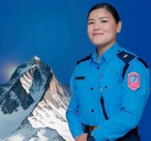 सगरमाथा आरोहण गरेका प्रहरीको पदोन्नति