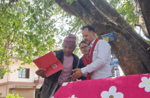 भोगचलन गरेको पैतीस वर्षपछि २६ परिवारले पाए जग्गाधनी प्रमाणपत्र