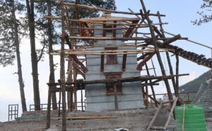 एउटै ढुङ्गाबाट मालिका मन्दिरको पुनःनिर्माण