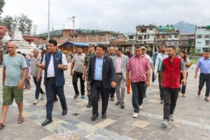 उपप्रधानमन्त्री सिंहद्वारा बाढीको जोखिम क्षेत्रमा निरीक्षण