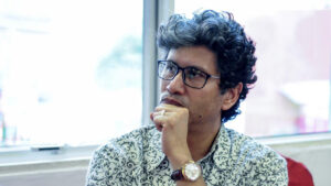 पत्रकार दिलभूषण पाठकको घरमा प्रहरी