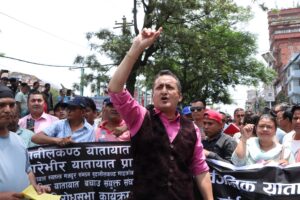 यातायात व्यवसायी आन्दोलनमा (तस्बिरहरू)