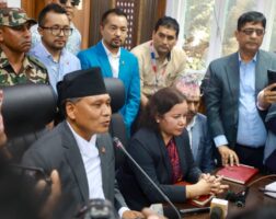 “संरचना निर्माणमा आत्मनिर्भरता : मन्त्री घिसिङले सुरू गरे ‘हाम्रा संरचना हामी आफैं बनाऔँ’ अभियान”