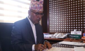 आयोजना कटौती गरी रु एक खर्ब स्रोत जुटाउन सकिन्छः अर्थमन्त्री खनाल