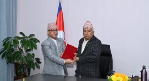 राष्ट्रपति पौडेलसमक्ष थारू आयोगको प्रतिवेदन पेस