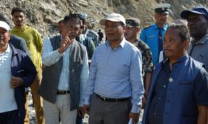 अस्थायी ‘डाइभर्सन’ बनाएर बिपी राजमार्ग सञ्चालनमा जुट्यो सरकार