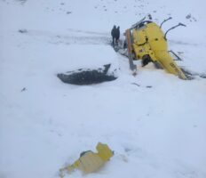 लोबुचे हेलिकप्टर दुर्घटनाः पाइलट सकुशल, पुच्छरको भागमा क्षति