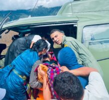 हेलिकप्टरबाट चार गर्भवतीको उद्धार