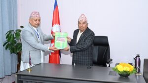 राष्ट्रपति पौडेलसमक्ष राष्ट्रिय प्राकृतिक स्रोत तथा वित्त आयोगको प्रतिवेदन पेस