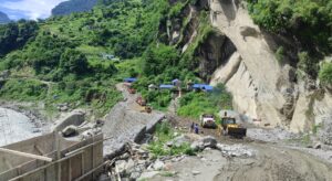 मनाङ–लमजुङ सडकमा रातिमा सवारीसाधन चलाउन रोक