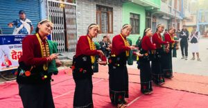 देउसी भैलोमार्फत मौलिक संस्कृतिको जगेर्ना गर्दै विद्यार्थी