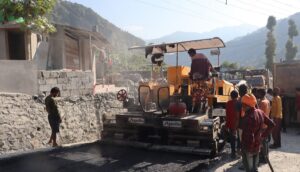 मालढुङ्गा–बेनी सडकको लस्ती–बेनी खण्डमा कालोपत्र सुरु