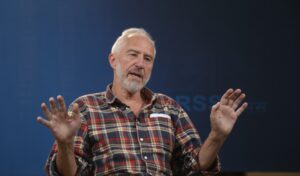 हिउँजस्तै हिमाली संस्कृति पनि विलिन हुँदैछ : चलचित्र निर्देशक एरिक