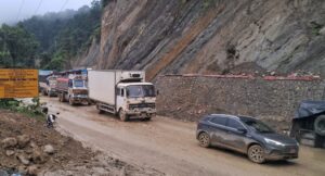 दाउन्ने छिचोल्नै सकस