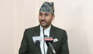 दुःख र सङ्घर्षमा पनि खुसी हुन सकियो भने जीवनभरका धेरै समय दुःख हुँदैनः मन्त्री खरेल