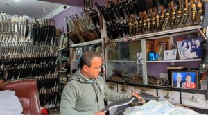 भोजपुरमा बन्छन् पाँच सयदेखि ५२ हजारसम्मका ‘भोजपुरे खुकुरी’