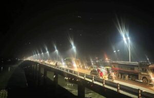 नारायणघाट बुटवल खण्डको नारायणी नदि पुल क्षेत्रमा दुई दिन राति गाडी सञ्चालनमा रोक