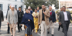 पूर्वराष्ट्रपतिद्वारा आगजनी र तोडफोडबाट क्षतिग्रस्त सङ्घीय संसद् भवनको अवलोकन