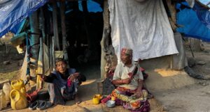 वर्षौँदेखि पालमुनि छन् घरबारविहीन परिवार