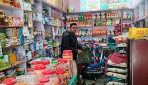 विदेशबाट फर्केर गाउँमै ‘सस्तोबजार’ सञ्चालन