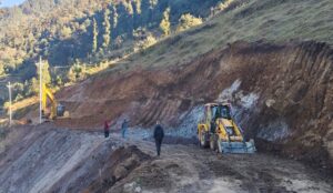 सालझण्डी–ढोरपाटन सडक : तीन पटक म्याद थप्दा ६० प्रतिशत काम