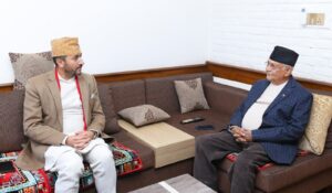 अध्यक्ष ओली र मन्त्री खरेलबीच भेटवार्ता