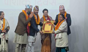 ‘अर्चनाकृत रामायण’की लेखिका झा ‘राष्ट्रिय धरोहर नारीरत्न’ बाट सम्मानित