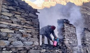 छेकम्पारमा आगलागी हुँदा एकजना घाइते