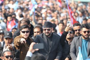 ठूलो समर्थक दलबलसहित बालेनले झापा–५ बाट उम्मेदवारी दर्ता