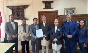 परराष्ट्रमन्त्री शर्मासँग गैरआवासीय नेपाली सङ्घको भेट