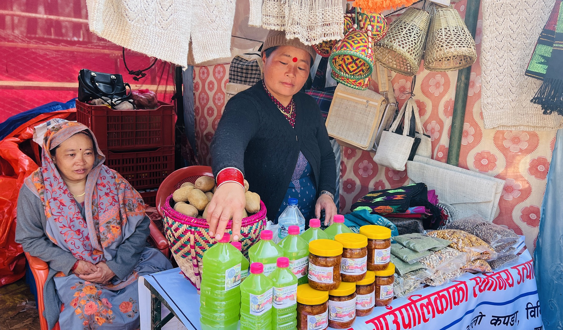 किवी बिक्री नभएपछि जुस उत्पादन गर्दै महिला उद्यमी