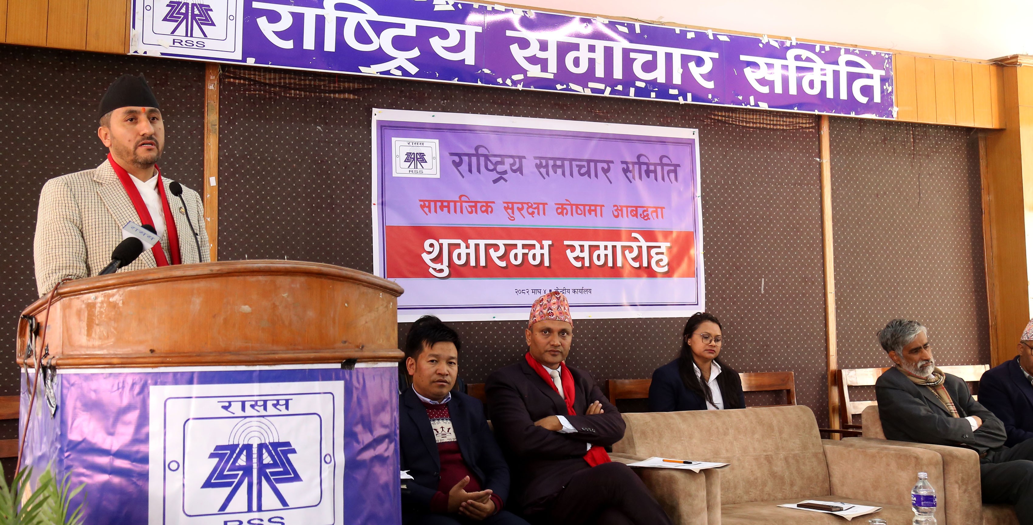 निर्वाचन सफल बनाउन सञ्चारमाध्यमको भूमिका महत्वपूर्ण छ : मन्त्री खरेल