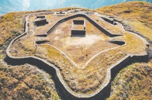 पर्यटकको मन लोभ्याउँदै ऐतिहासिक दुगुनागढी