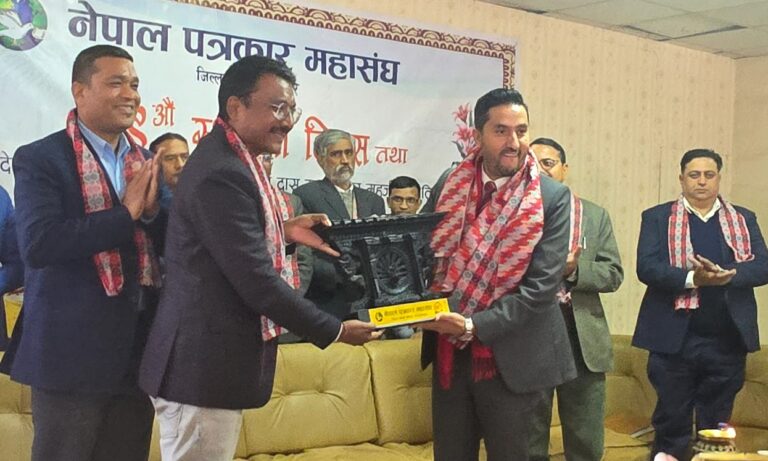 सञ्चारमन्त्री खरेलद्वारा जिम्मेवार र जवाफदेही पत्रकारिता गर्न अनुरोध