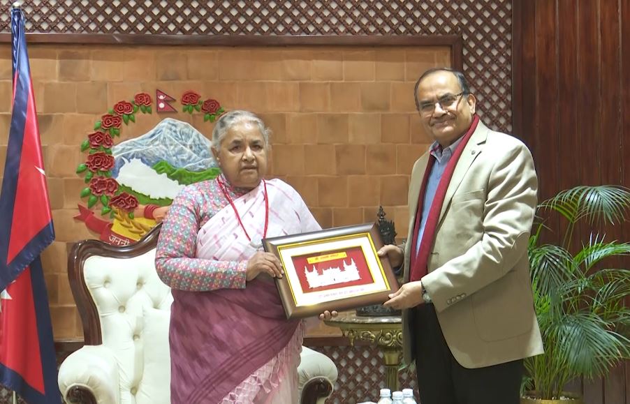 प्रधानमन्त्री कार्की र मधेश प्रमुख लाभबीच भेटवार्ता