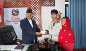 सुवासलाई ११ वर्षको पर्खाइपछि आमाको नामबाट नागरिकता