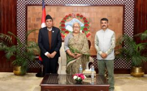 प्रधानमन्त्री कार्की र राष्ट्रियसभाका अध्यक्ष दाहालबीच शिष्टाचार भेट