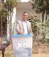 गृहमन्त्री अर्यालद्वारा मतदान