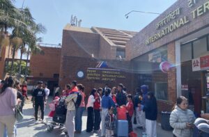 उडान खुल्ने प्रतीक्षामा विमानस्थलमा अलपत्र यात्री