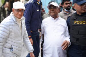 ओेली-लेखकलाई रिहा गरिँदै