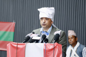 गरिबी हटाउने होइन, गरिबलाई हटाउने सोचमा सरकार : गगन थापा