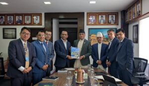 राष्ट्र बैंकको प्रतिवेदन अर्थमन्त्रीसमक्ष पेस