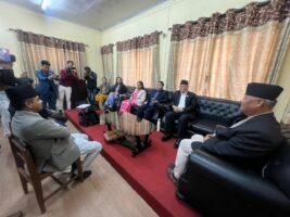 प्रतिनिधिसभाको गतिरोधबारे छलफल गर्न विपक्षी दलको बैठक सुरु