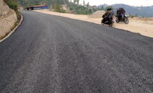 अरनिको राजमार्ग स्तरोन्नतिः ‘बिटुमिन’ अभावले दुई महिनादेखि काम प्रभावित